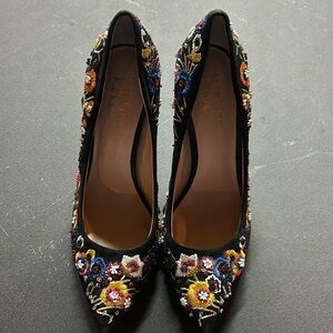 Artelier Nicole Miller high heels. Size 8. Good condition, Little wear.